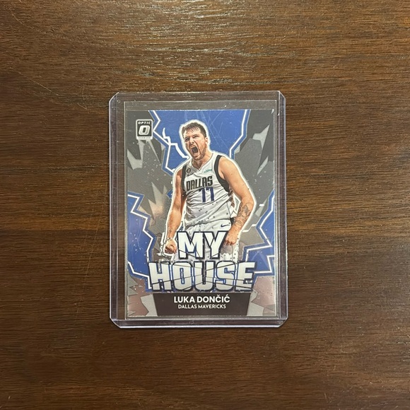 Luka Doncic 2022-23 Optic Donruss My House card #3 - Picture 1 of 2